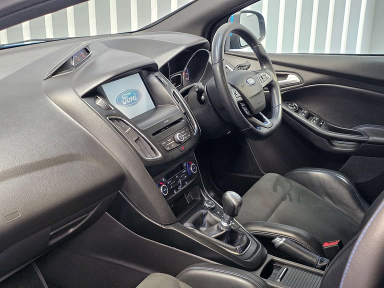 2017 Ford Focus 2.3T EcoBoost RS Hatchback 5dr Petrol Manual AWD Euro 6 (s/s) (350 ps) Hatchback ...