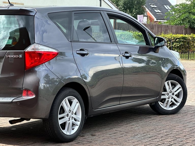 2011 Toyota Verso 1.33 Dual VVT-i T Spirit Euro 5 5dr MPV Petrol Manual