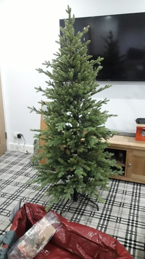 Balsam Hill 5.5 Red spruce Slim tree with bag gloves spare bulbs ect used once