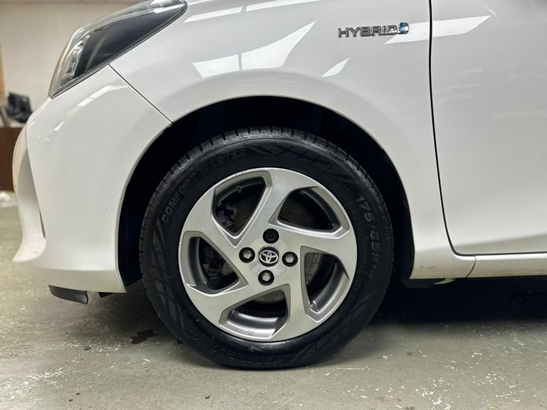 2016 Toyota Yaris 1.5 Hybrid Icon 5dr CVT HATCHBACK PETROL/ELECTRIC Automatic