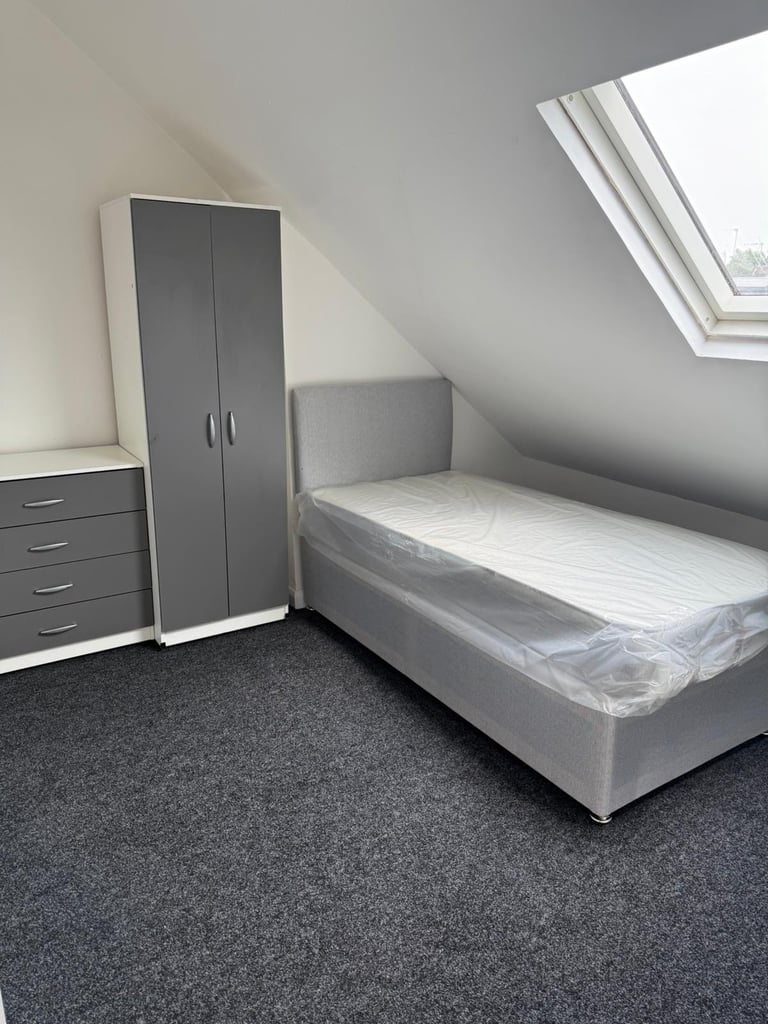 SELF CONTAINED ROOMS AVAILABLE IN SUPPORTED ACCOMMODATION FOR BENEFIT CLAIMANTS UC PIP