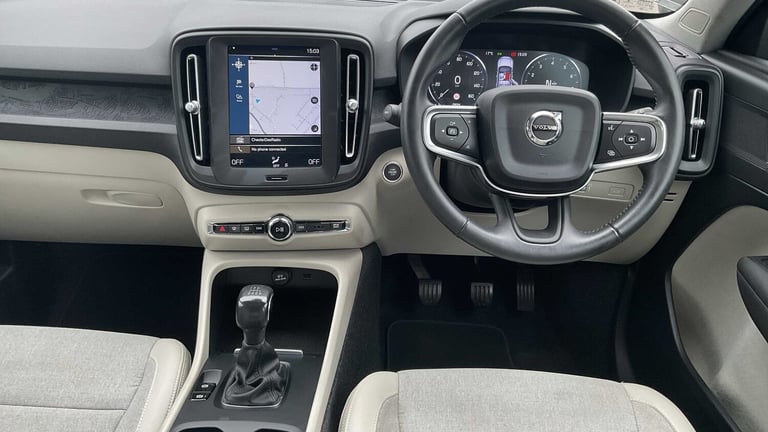  Volvo XC40 1.5 T3 Momentum 5dr Estate Petrol Manual