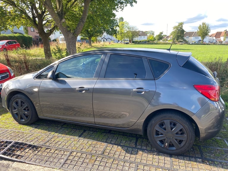 Vauxhall, ASTRA, Hatchback, 2010, Manual, 1598 (cc), 5 doors