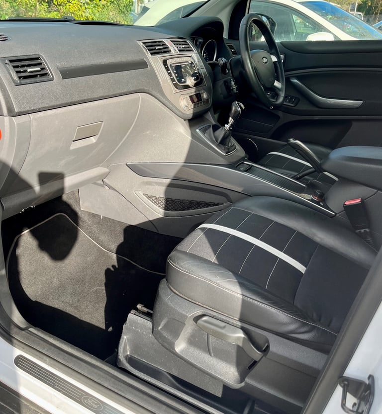 Ford, KUGA, Estate, 2011, Manual, 1997 (cc), 5 doors