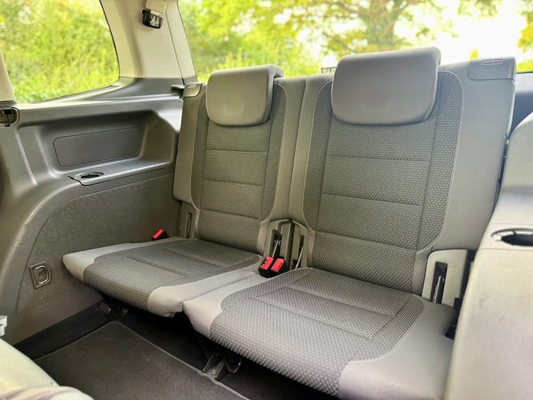 2012 Volkswagen Touran 1.6 TDI 105 SE 5dr DSG MPV Diesel Automatic