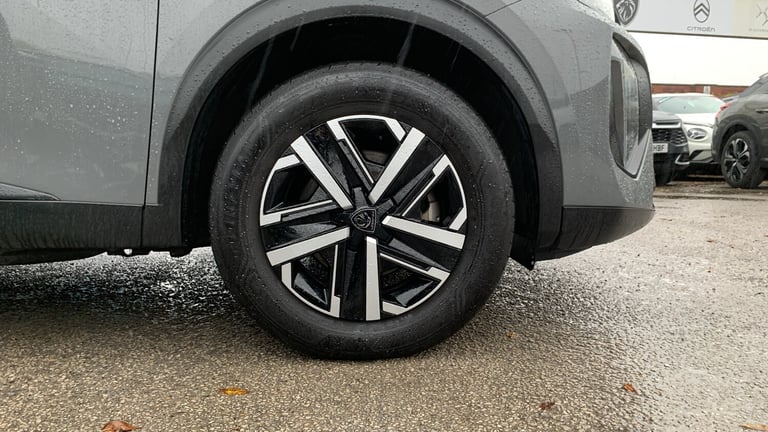 2024 Peugeot 2008 54kWh Active SUV 5dr Electric Auto (7kW Charger) (156 ps) SUV Electric Automatic