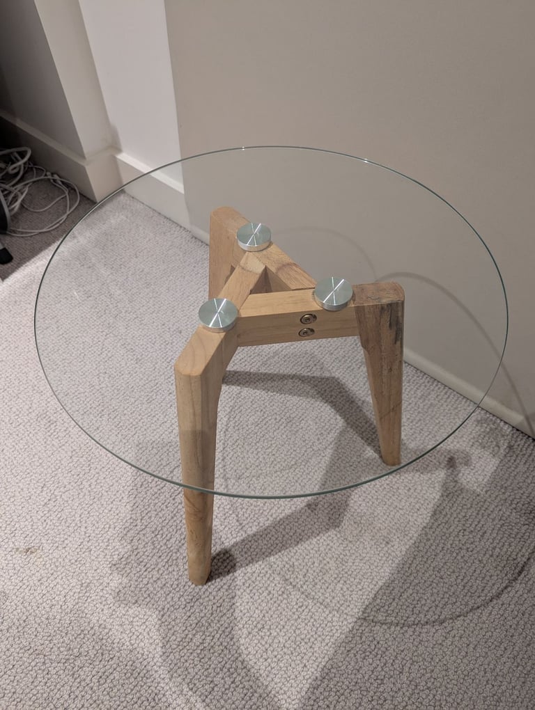 Coffee table wood/glass