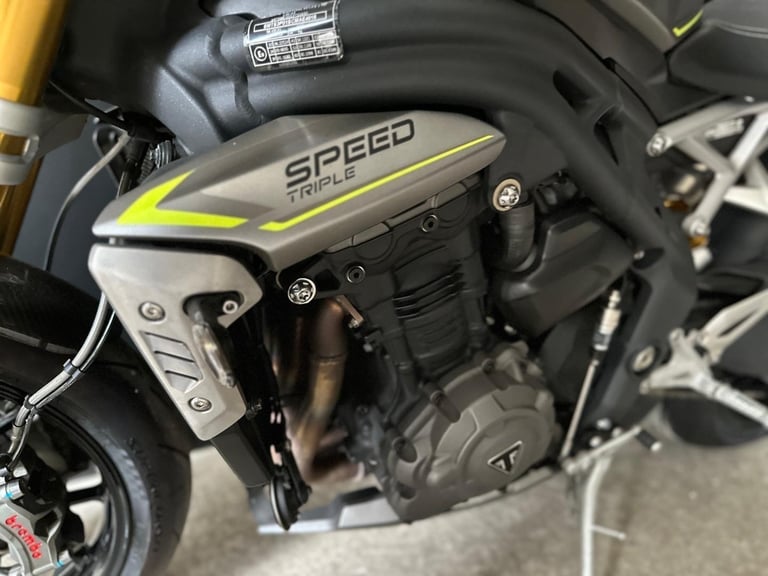 STUNNING ONE OWNER 2021/21 TRIUMPH SPEED TRIPLE 1200 RS MOTORCYCLE