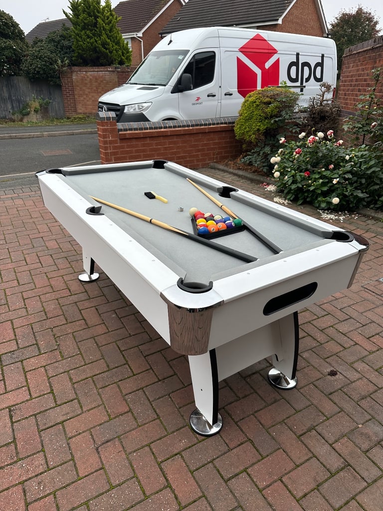 image for 6ft Strikeworth Pool Table With Automatic Ball Return