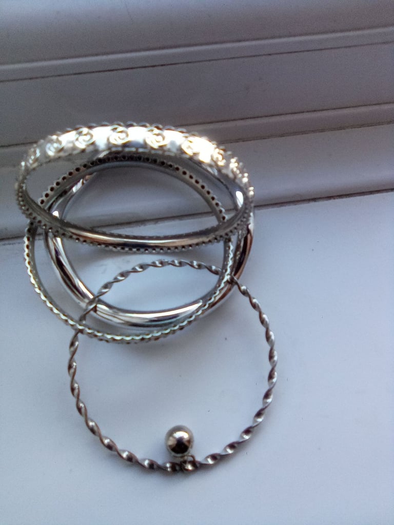 4pcs Silver-plated bangle set - New!