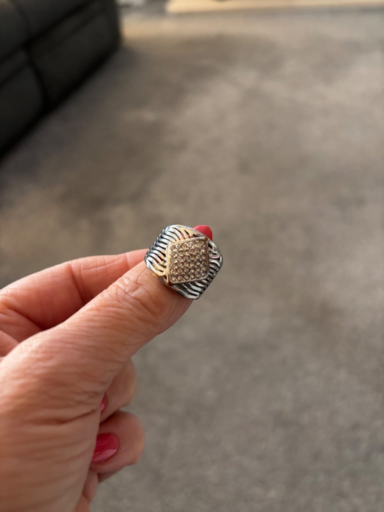 Costume jewellery- Silver plated diamanté ring