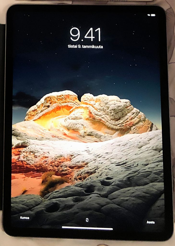 Ipad Air2 64gb with Sim Slot in Very Good Condition