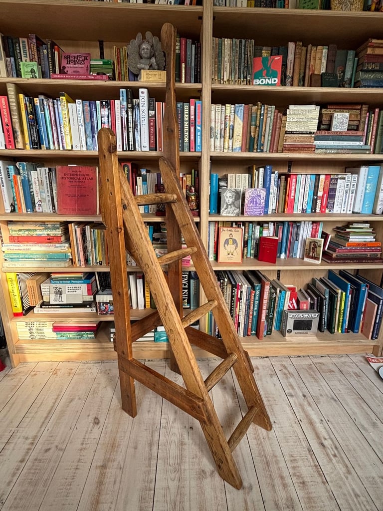 Lovely rustic pine library steps, artisan-made and pre-loved.