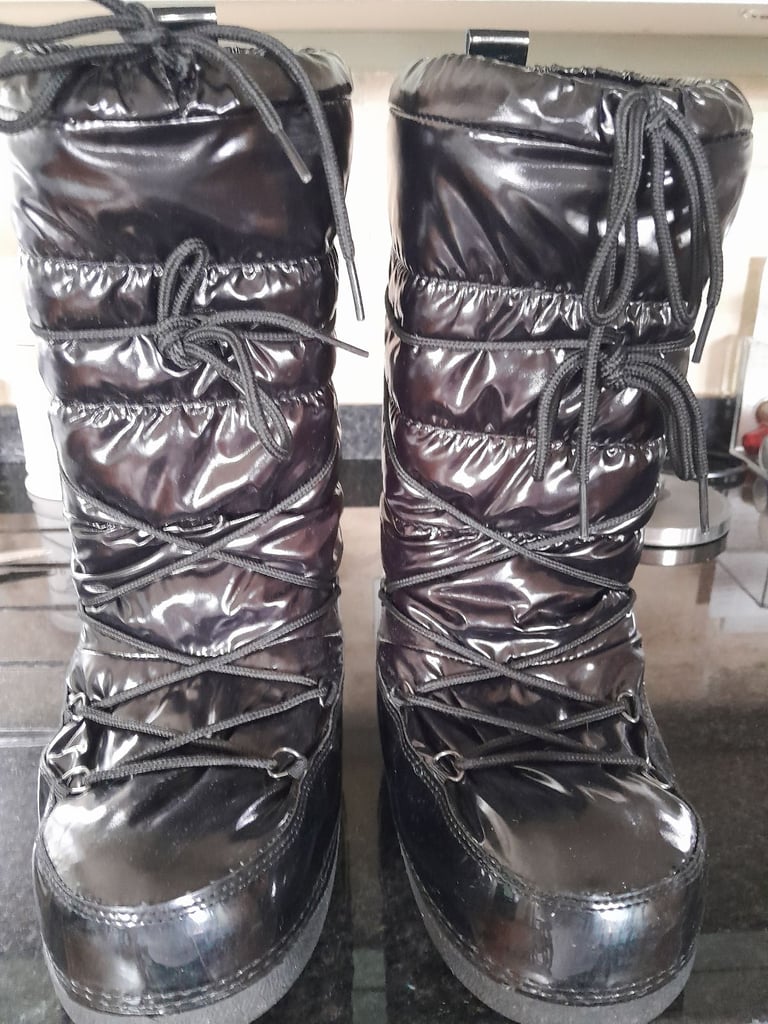 Vintage Moon Boots