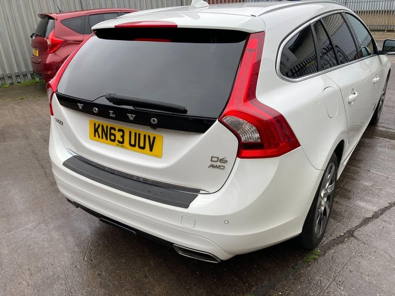 2014 Volvo V60 2.4 D6 Estate 5dr Diesel Plug-in Hybrid Geartronic AWD Euro 5 (s/s) (285 ps ESTATE...
