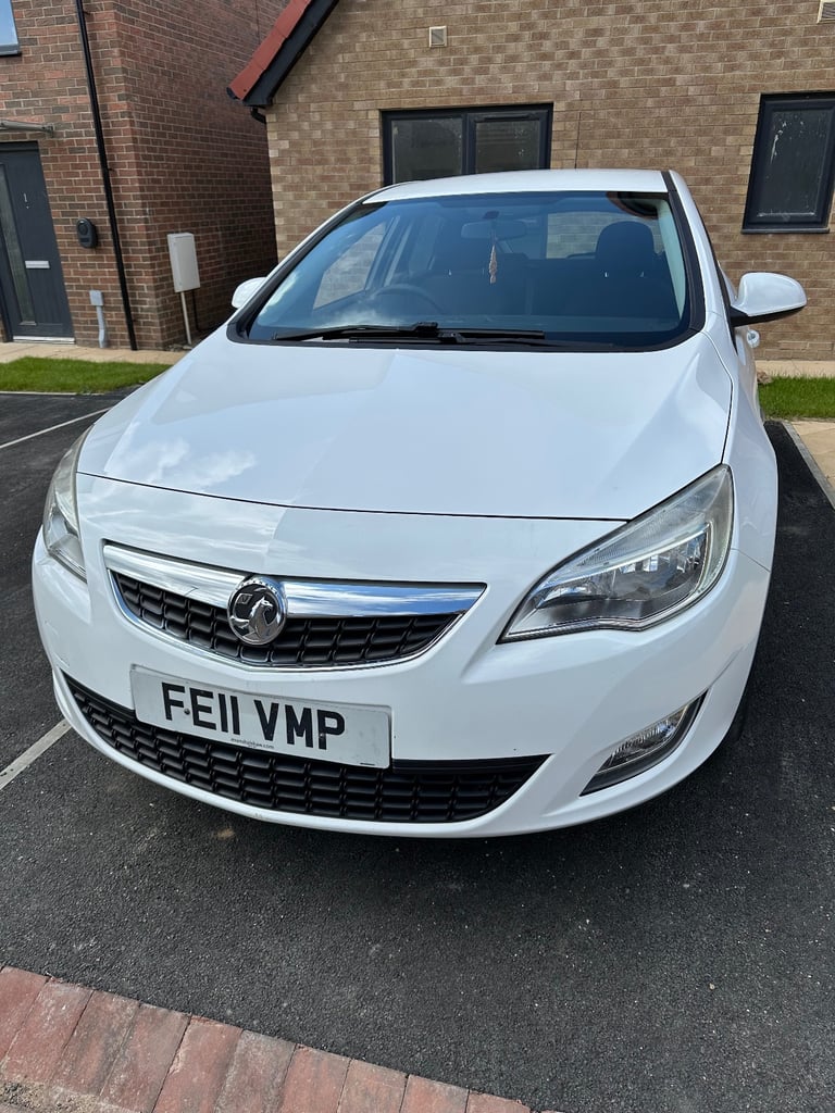 2011 Vauxhall Astra 1.7 Diesel 3 Months Mot Full Service Excellent Condition Car