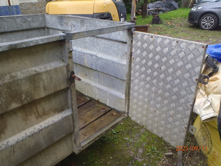 Single axel unbraked trailer 