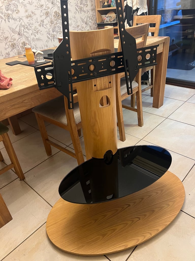 AVF Affinity Chepstow 930 TV Stand