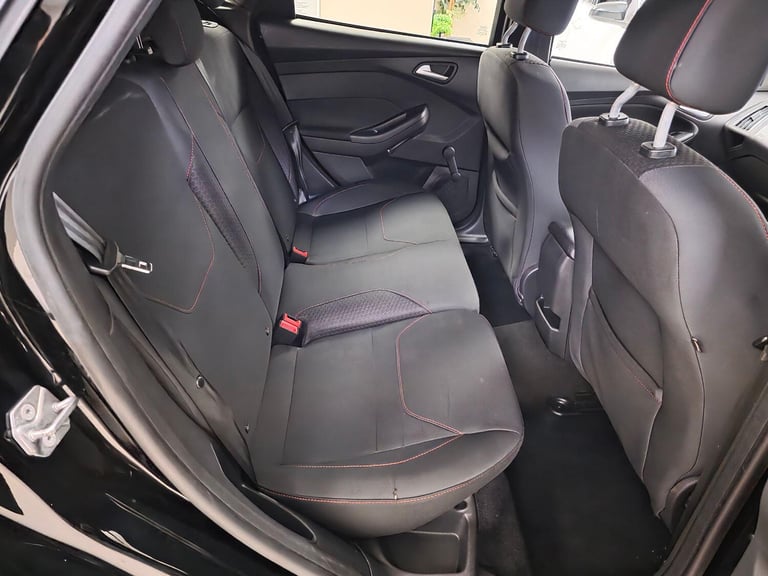 FORD FOCUS 1.0 T EcoBoost ST-Line Black Manual Petro 2018 WARRANTY 12 MONTHS MOT
