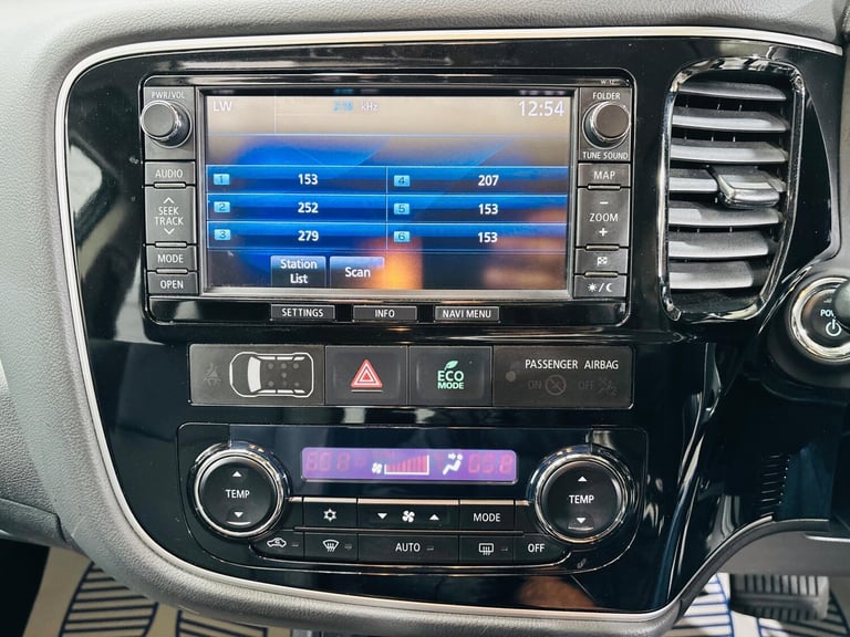 2014 Mitsubishi Outlander 2.0h 12kWh GX4h CVT 4WD Euro 5 (s/s) 5dr ESTATE Petrol/Electric Hybrid ...