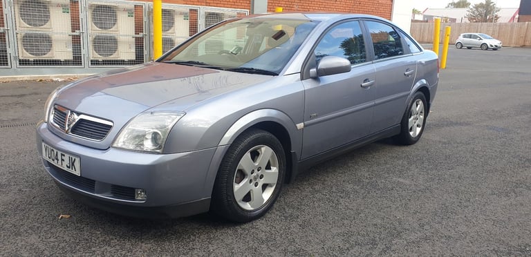 Cheap 2004 VAUXHALL VECTRA 1.8 DESIGN FSH LOW MILES for sale in Sandwell, West Midlands