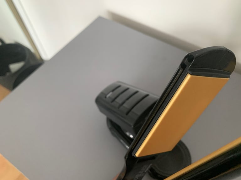 Hair straightner