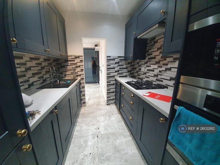 2 bedroom flat in London, London, N9 (2 bed) (#2602262)