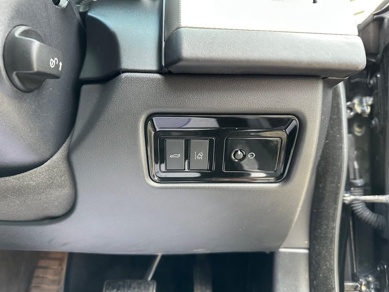 2015 Jaguar XF 2.0d Portfolio Auto Euro 6 (s/s) 4dr SALOON Diesel Automatic