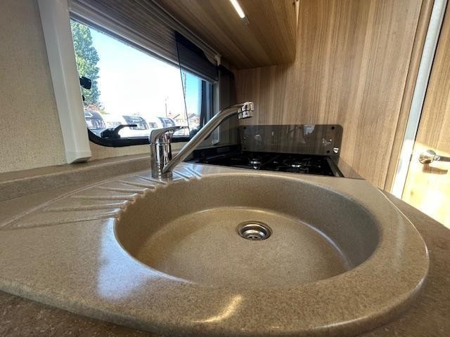 2012 STERLING DIAMOND ELITE COMPACT TOURING CARAVAN