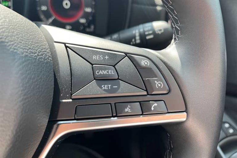 2025 Nissan Juke 1.0 DIG-T N-CONNECTA 5DR Hatchback Petrol Manual