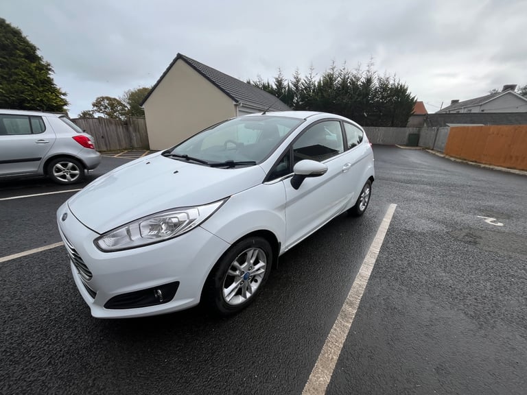 Ford, FIESTA, Hatchback, 2014, Manual, 1241 (cc), 3 doors