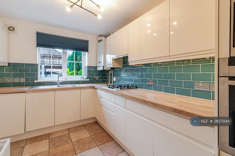 3 bedroom house in Saddlers Close, Fordingbridge, SP6 (3 bed) (#2657044)