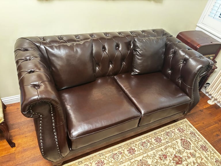 Henbury chesterfield sofa