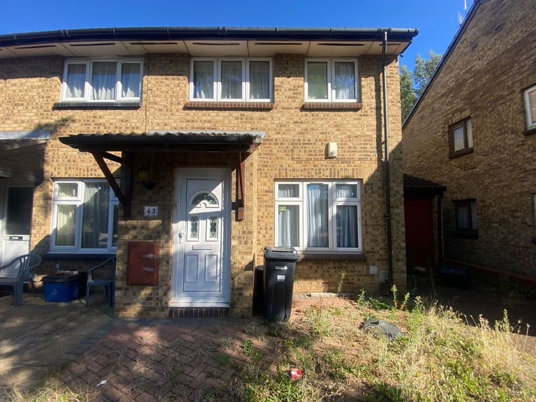 3 bed house at 43 Fiennes Close, Dagenham, RM8 1XF
