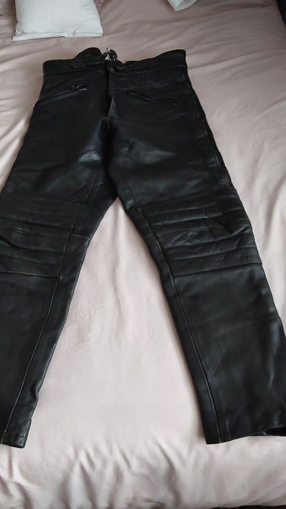 Motorbike trousers .