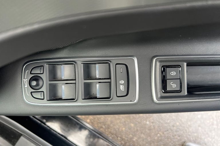 2019 19 JAGUAR XF 2.0I PORTFOLIO GPF SPORTBRAKE 5DR PETROL AUTO EURO 6 (S/S) (25