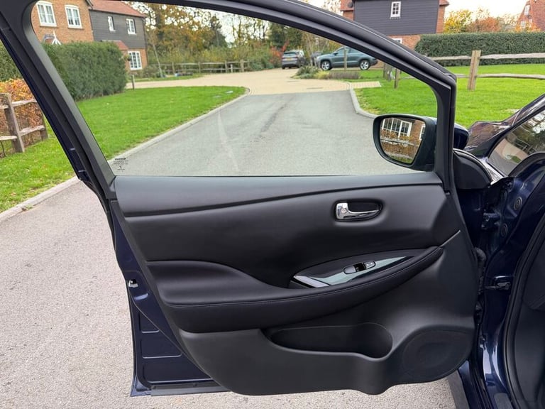  Nissan Leaf LEAF N-connecta 5dr Hatchback Electric Automatic
