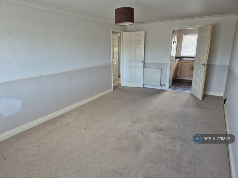 2 bedroom flat in Chatsworth Mews, Sandown, PO36 (2 bed) (#776332)