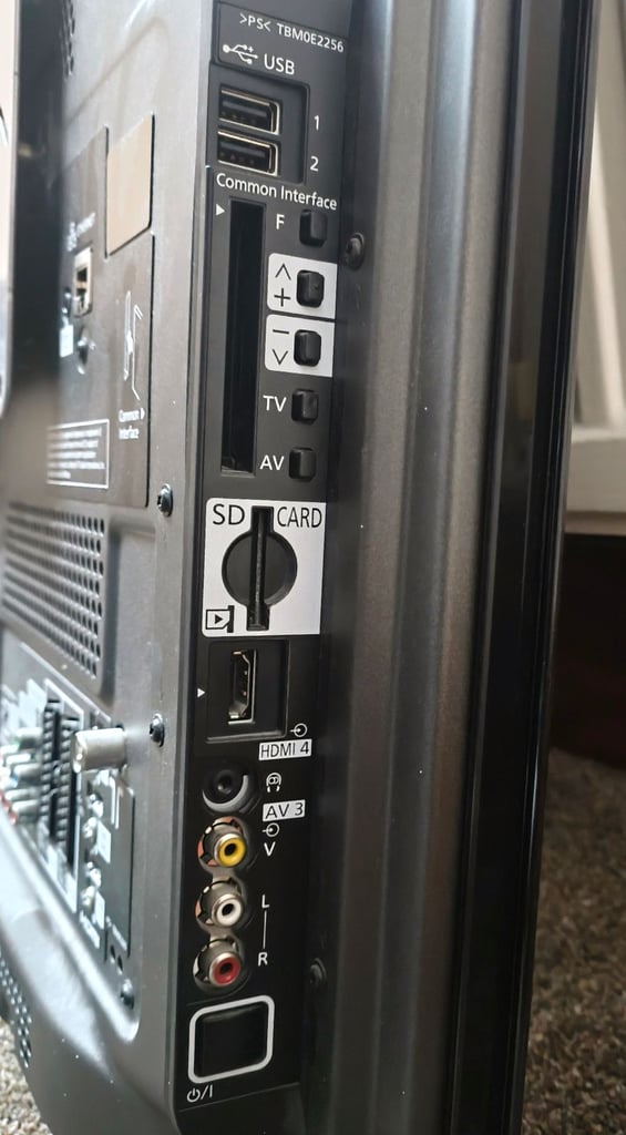 Panasonic TX-P42V20B 42 inch Plasma TV, in very good condition