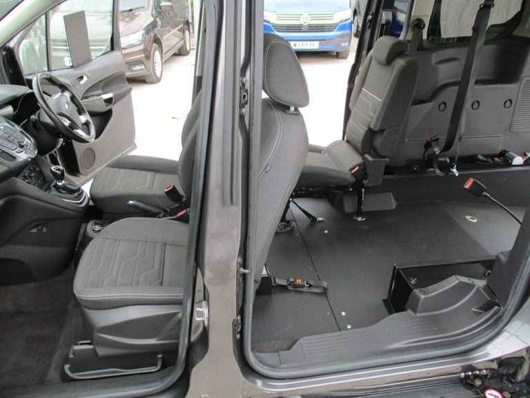 Ford Grand Tourneo Connect Titanium 2018 1.5 TDCi Manual