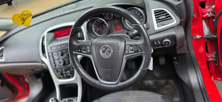 2015 Vauxhall Astra 1.6i Excite Euro 6 5dr HATCHBACK Petrol Manual