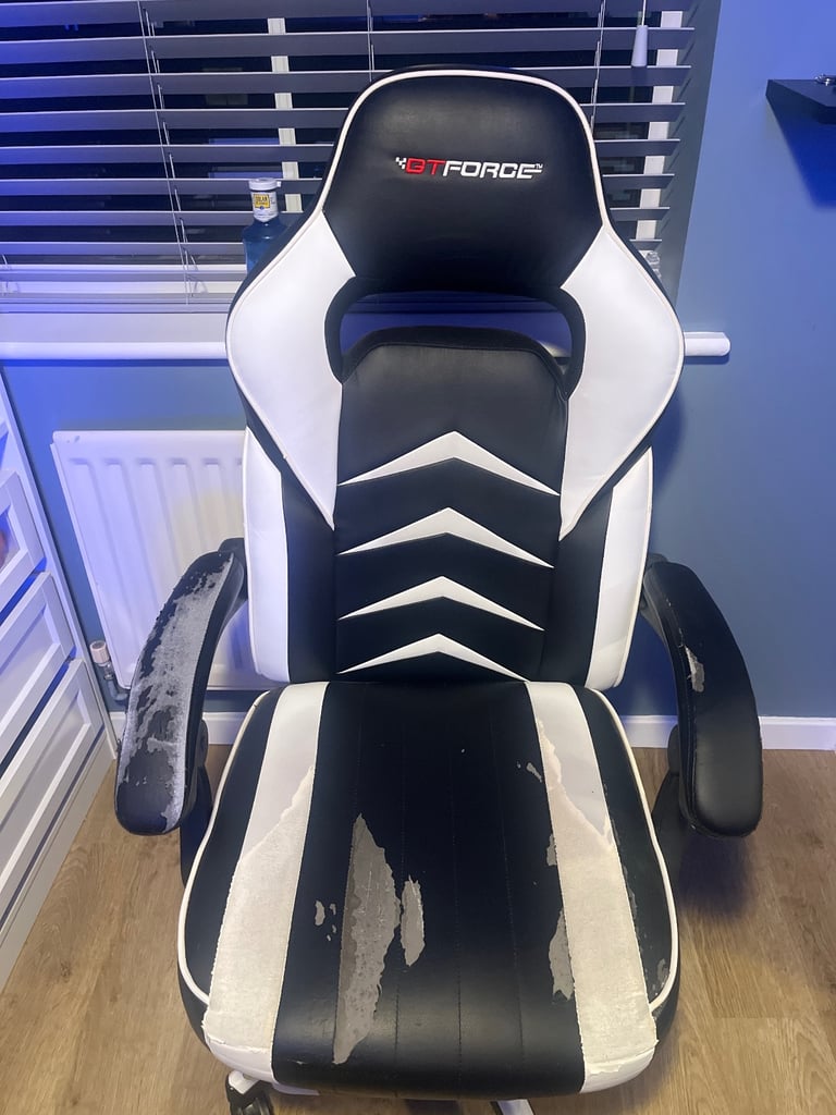 image for GT FORCE GAMING CHAIR 