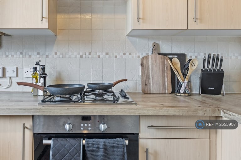 3 bedroom house in Birkby Close, Hamilton, Leicester, LE5 (3 bed) (#2655907)