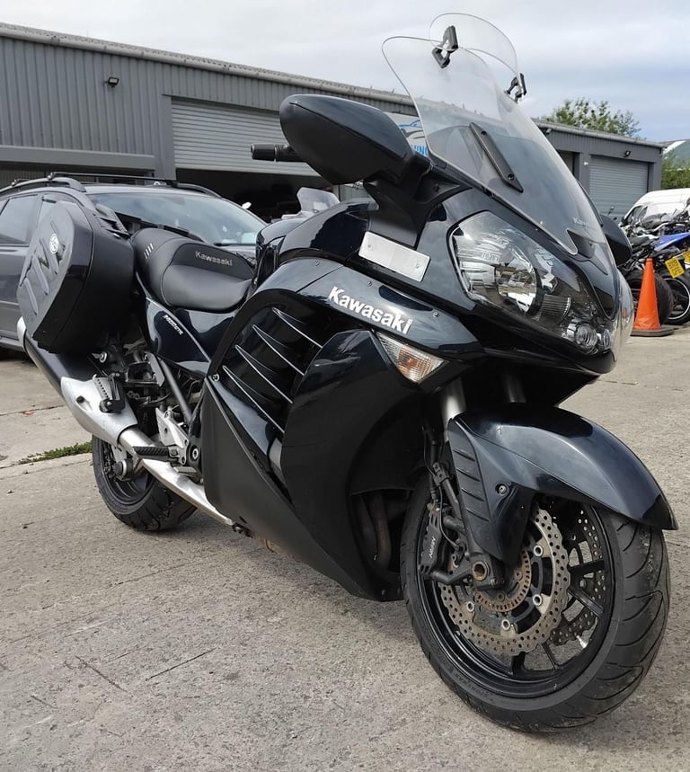 2012 12 KAWASAKI GTR1400 ZG 1400 CCF GTR 1400 HIGH SPEC GRAND TOURER FSH NEW MOT