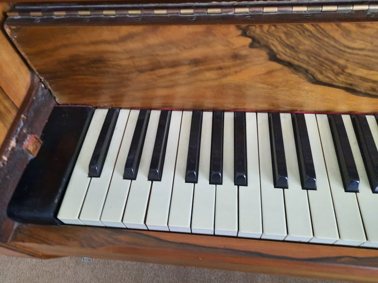 Piano, Berry, 6 octaves