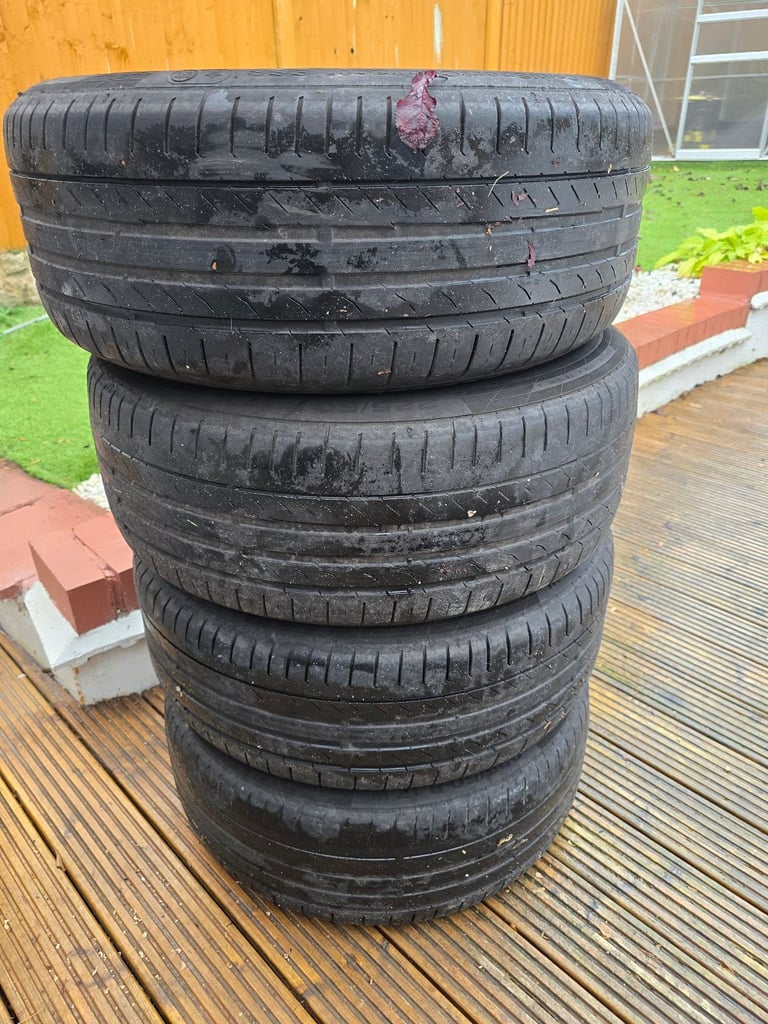 BMW alloy wheels 17" with tyres bargain