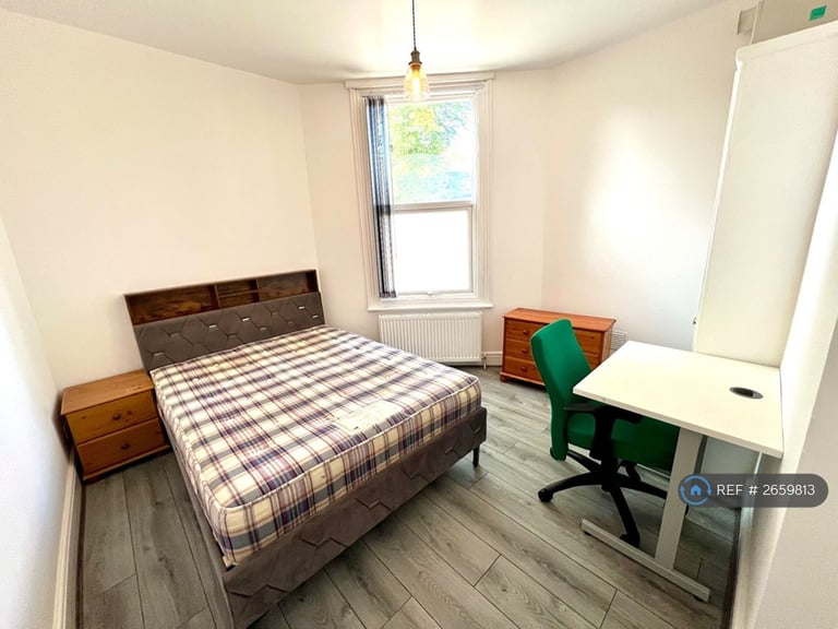 6 bedroom house in Camberwell Terrace, Leamington Spa, CV31 (6 bed) (#2659813)