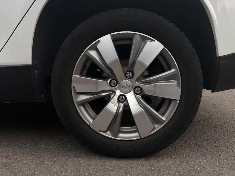 2015 Peugeot 2008 1.2 VTi PureTech Allure Euro 5 5dr HATCHBACK Petrol Manual