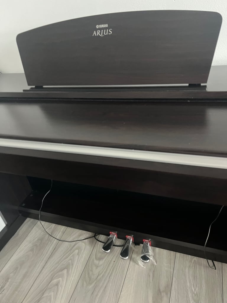 Yamaha Arius Perfect Condition Piano New 
