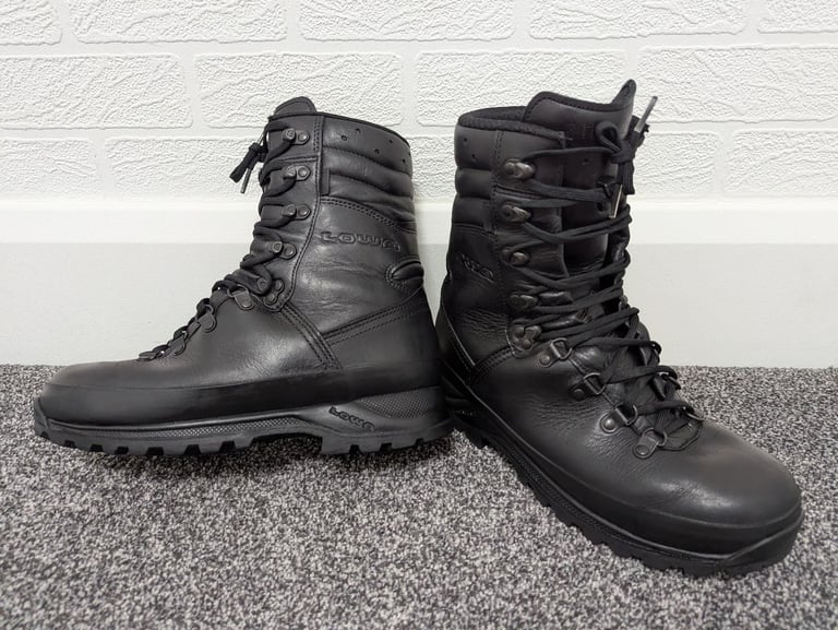 Great Condition LOWA Military Combat Boots GORE-TEX® Black / Size 7 UK / FREE LOCAL DELIVERY